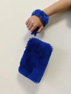 フェイクファー　青　ブルー　クラッチ　ポーチ