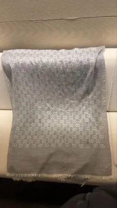 GUCCI グレー ロゴパターン ストール