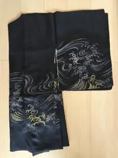 d*2様 正絹 羽織 黒 波柄 金銀刺繍 紋入り 和装 レトロ 羽織コーデ 高級