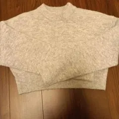 ZARAクロップドグレーニットセーター