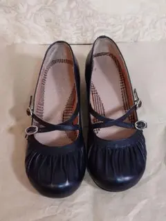 あしながおじさん　ギャザーストラップパンプス黒　注意あり。