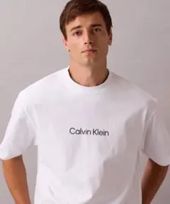 Calvin Klein STNDRD リラックス クルーネック Tシャツ