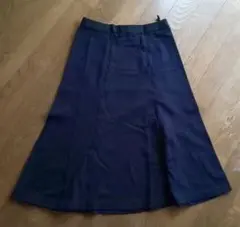 ユニクロ 紺色ミディスカート