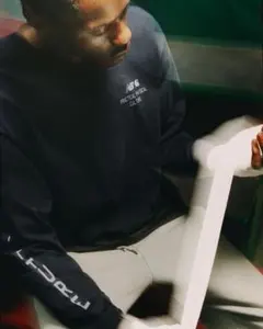 【希少】new balance × carhartt wip 長袖 Tシャツ L