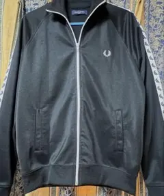 FRED PERRY ジップアップ　ロゴテープ　トラックジャケット