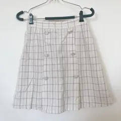 チェック柄スカート