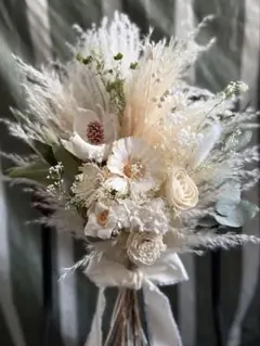 ナチュラルブーケ　グリーンホワイトブーケ　ブライダルブーケ　スワッグ