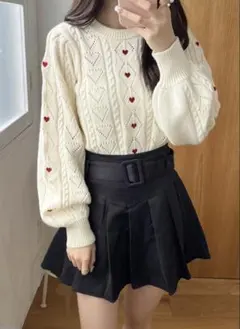 ハート刺繍ケーブル編みニットトップス