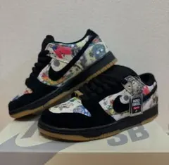 Supreme × Nike SB Dunk Low 