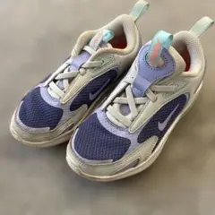 Nike エアクッション スニーカー ネイビー　18cm