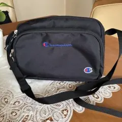 Champion ブラック ショルダーバッグ