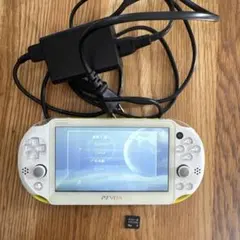 PS Vita PCH-2000 本体 充電器 メモリーカード付き