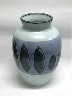 水色の葉模様の陶器花瓶360