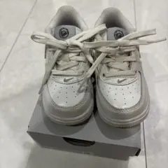 値下げNike Air Force 1 キッズスニーカー ホワイト　13cm