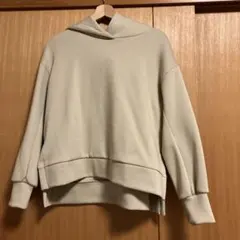 e a r t hフード付きパーカー　ベージュグレー