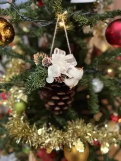 松ぼっくりのオーナメント