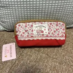 新品サンリオ　スクエアポーチ　赤マロンクリーム