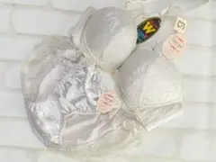 135 ブラジャー＆ショーツセット sanei C75 M 新品タグ付き難あり品