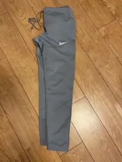 Nike スリムフィット グレーパンツ