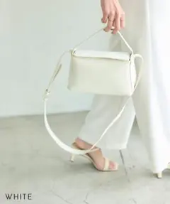 ベースメントオンライン フラップショルダーバッグ　ホワイトのサムネイル