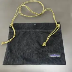 THOUSAND MILE サコッシュ ブラックのサムネイル