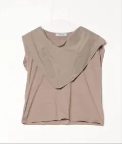 ベージュ 半袖 Tシャツ 片側デザインのサムネイル