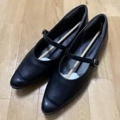 黒パンプス フラットシューズ