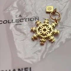 新品　CHANEL雪の結晶デザインの金色チャーム ノベルティ