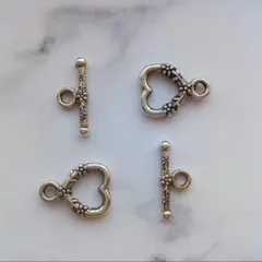 シルバーメタルパーツマンテル2個入☆ハート型☆ハンドメイドアクセサリーパーツお花