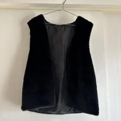 ブラックフェイクファーベスト