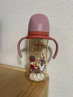 Pigeon ピンク キャラクター柄 哺乳瓶 300ml