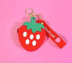 ☆いちご　デザイン　ミニポーチ　キーホルダー　シリコン　ラバー素材☆のサムネイル