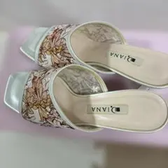 ！最終値下げ！DIANA絵画コレクションアイボリーミュシャ⭐︎ サンダル