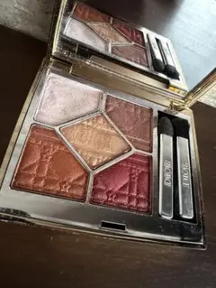 DIOR 2025 クリスマスコフレ　アイシャドウ