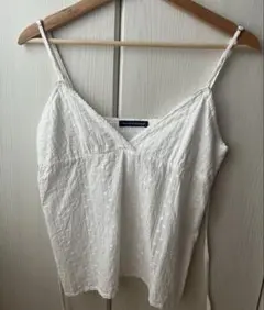 Brandy Melville ホワイト キャミソールのサムネイル