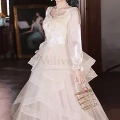 クリーム色 フリル付きロングドレス