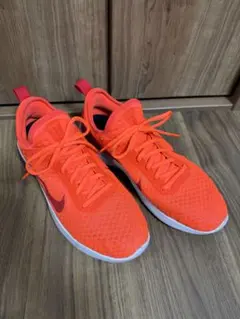 Nike オレンジ ランニングシューズ