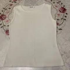 ハイネック袖なしニット　白タンクトップ　白ノースリーブプルオーバー