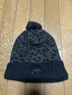 NIKE ニット帽 ビーニー ポンポン付き レオパード柄