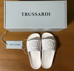 新品　TRUSSARDI スライドサンダル　ライトピンクのサムネイル