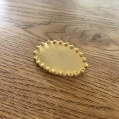 ゴールドオーバル型バレッタ