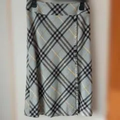 グレー系チェック柄フレアスカート　BURBERRY