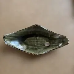 【未使用】美濃焼 織部虫喰いイチギリ 菱形皿 盛皿 和食器 業務用のサムネイル