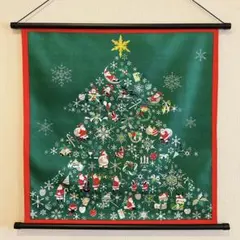 クリスマスタペストリー【たくさんサンタ】軸付きタペストリー ツリー 聖夜 新品