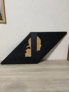 Avicii アヴィーチー ロゴ コルク オブジェ プラーク インテリア