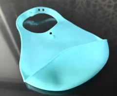 ［激安］青いシリコン製お食事エプロン　ベビー　子供　食事グッズ　持ち運びグッツ