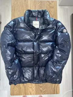 MONCLER 濃紺ダウンジャケット