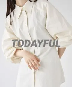 【美品】TODAYFUL ボリュームスリーブタイプライターシャツ ベージュのサムネイル