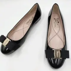 【極美品】 フェラガモ ヴァラリボン エナメル フラットパンプス 黒6C