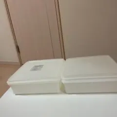 タッパーウエア株式会社。プラスチック保存容器 ２個セット。